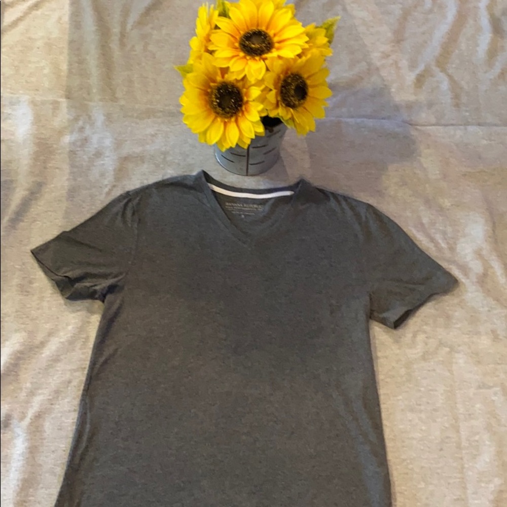 Men’s short sleeve grey T-shirt